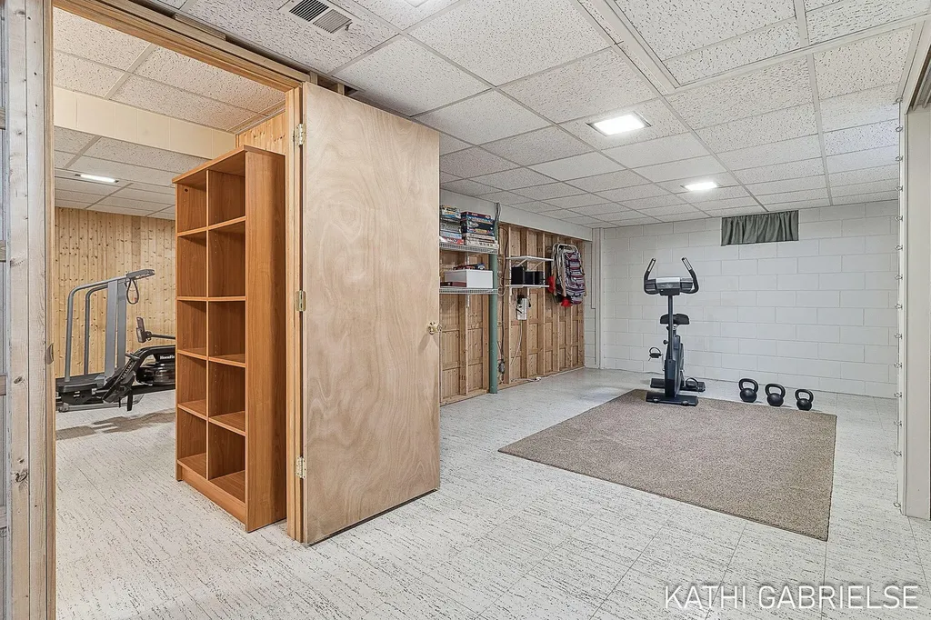 1830 Pine Court Grand Haven City MI 49417