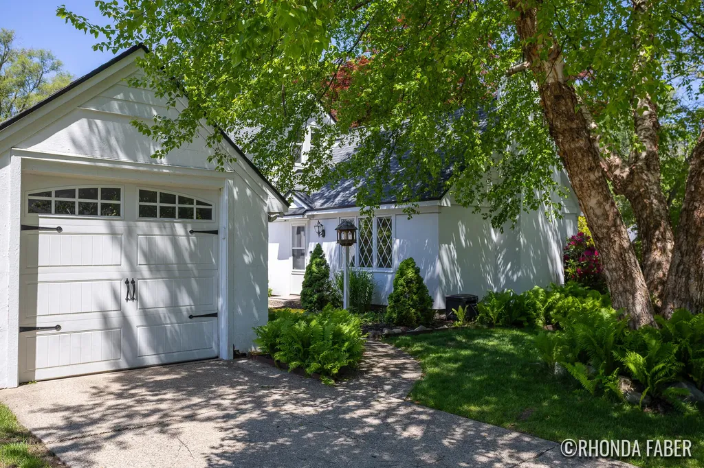 44 W 26th Street Holland City MI 49423