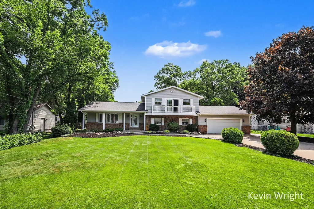 3734 Fern Hills Drive Fruitport Charter Township MI 49444