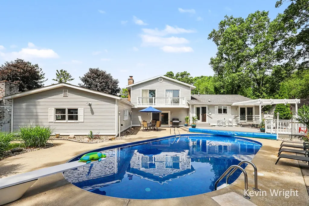3734 Fern Hills Drive Fruitport Charter Township MI 49444