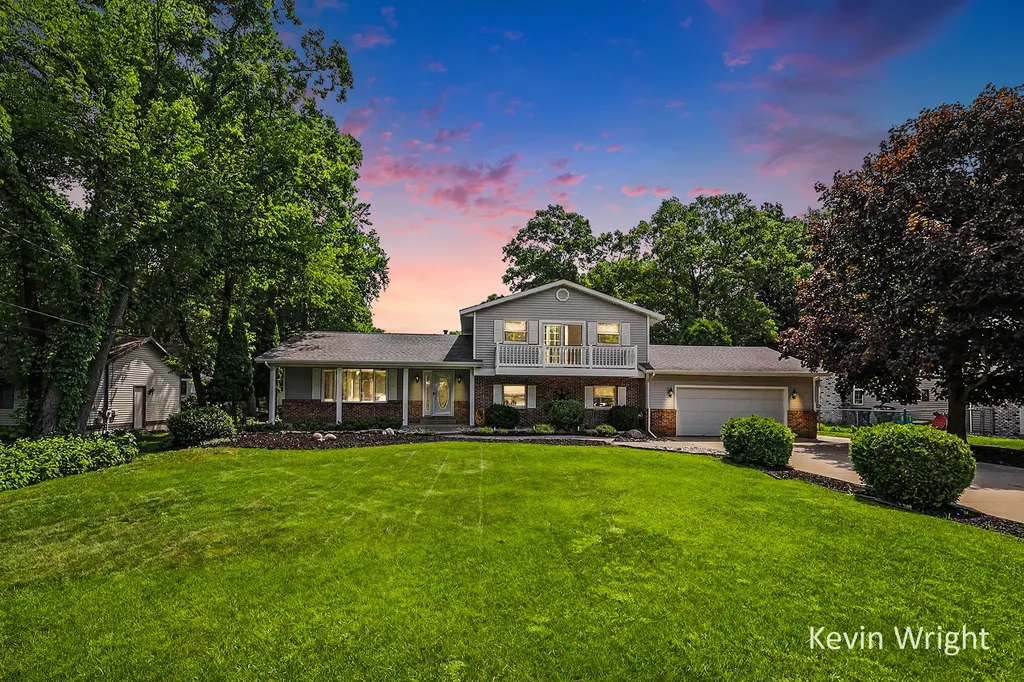 3734 Fern Hills Drive Fruitport Charter Township MI 49444