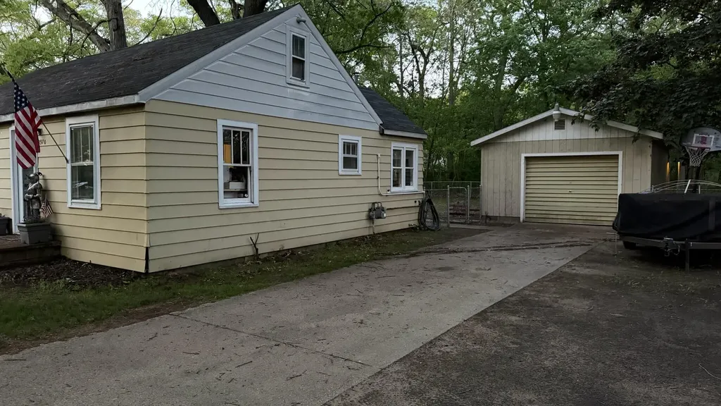 2970 Valley Street Norton Shores City MI 49444
