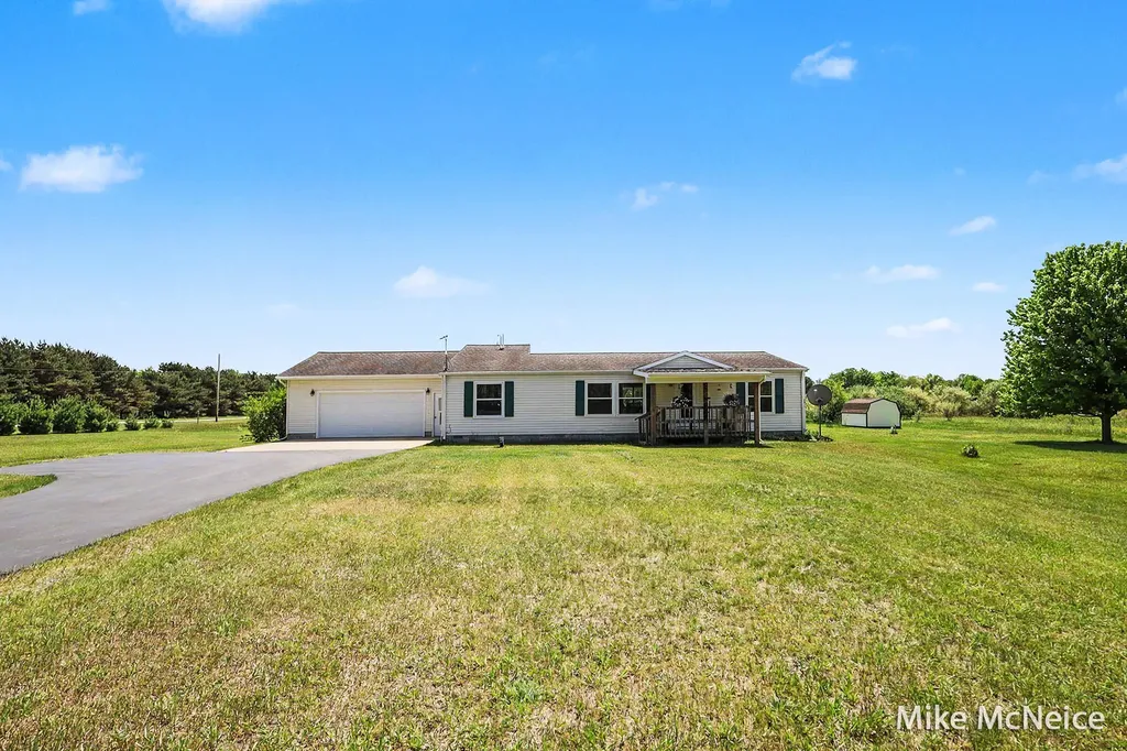 2079 W Mcmillan Road Fruitland Township MI 49445