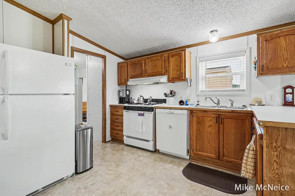 2079 W Mcmillan Road Fruitland Township MI 49445