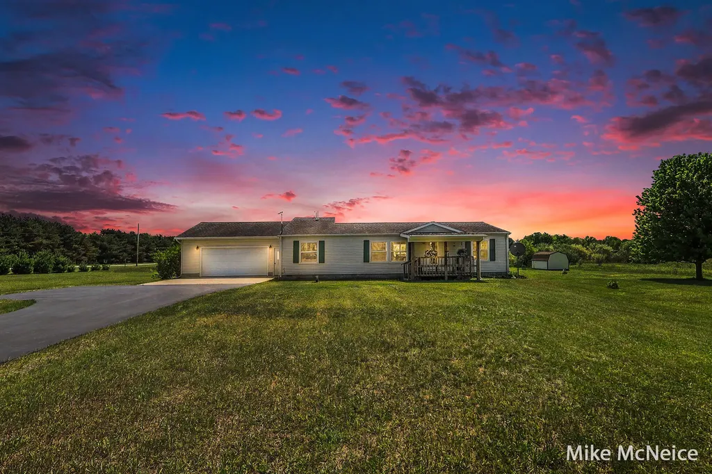 2079 W Mcmillan Road Fruitland Township MI 49445
