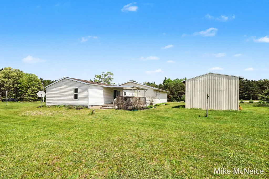 2079 W Mcmillan Road Fruitland Township MI 49445