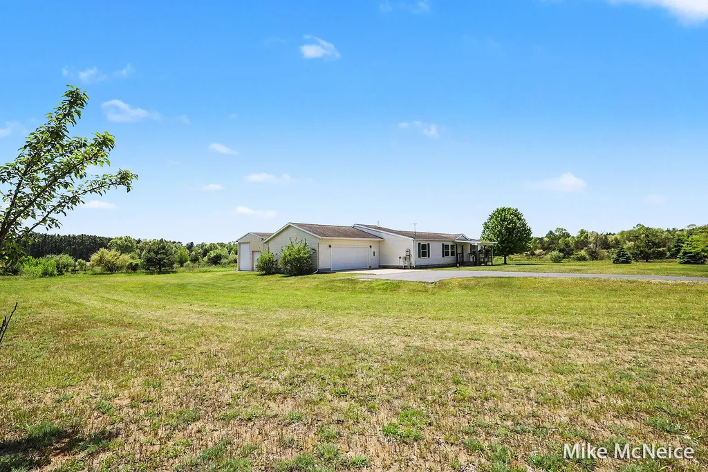 2079 W Mcmillan Road Fruitland Township MI 49445