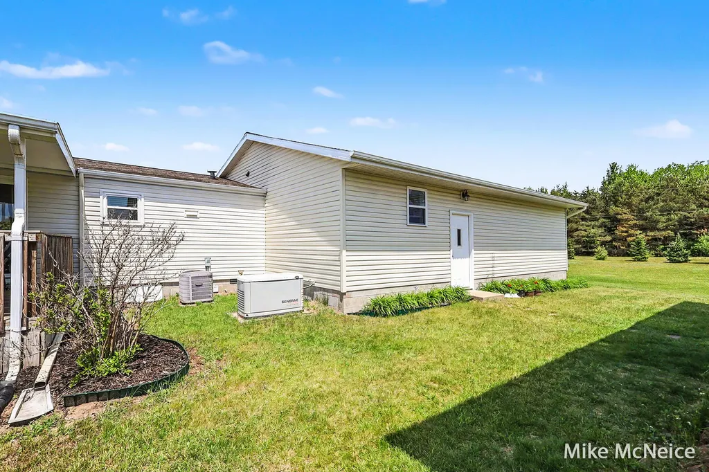 2079 W Mcmillan Road Fruitland Township MI 49445