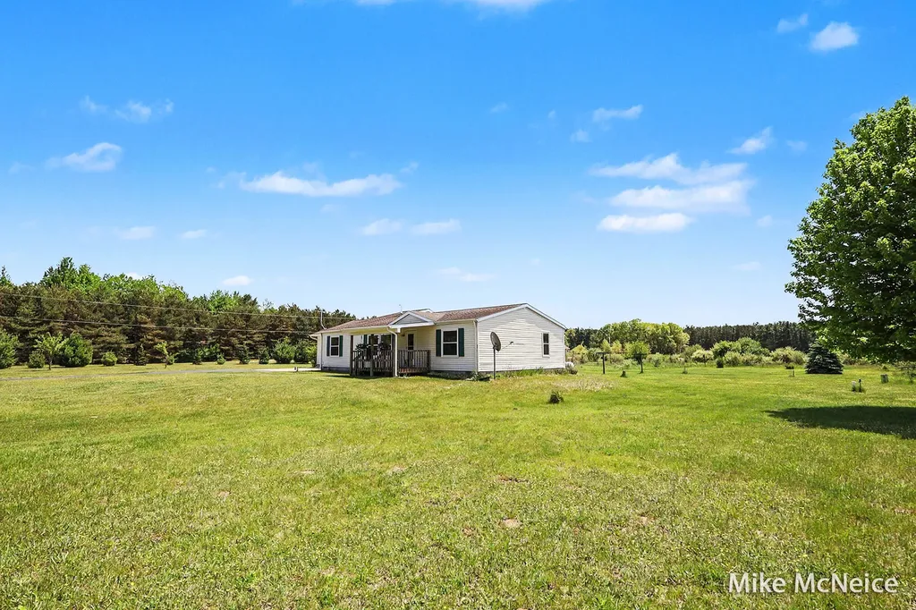 2079 W Mcmillan Road Fruitland Township MI 49445