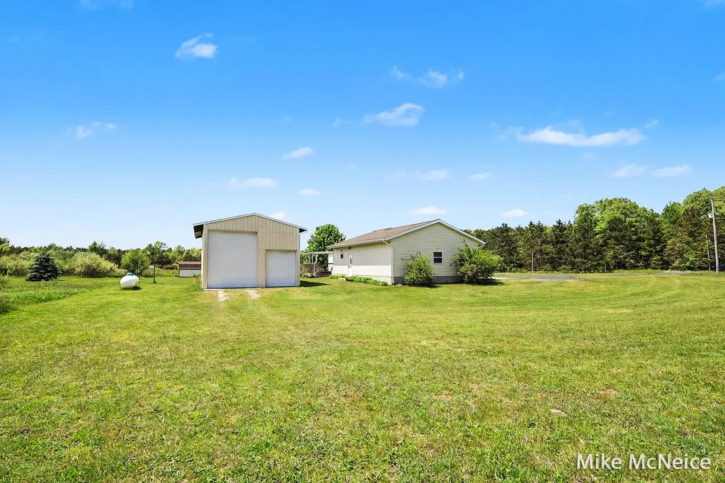 2079 W Mcmillan Road Fruitland Township MI 49445