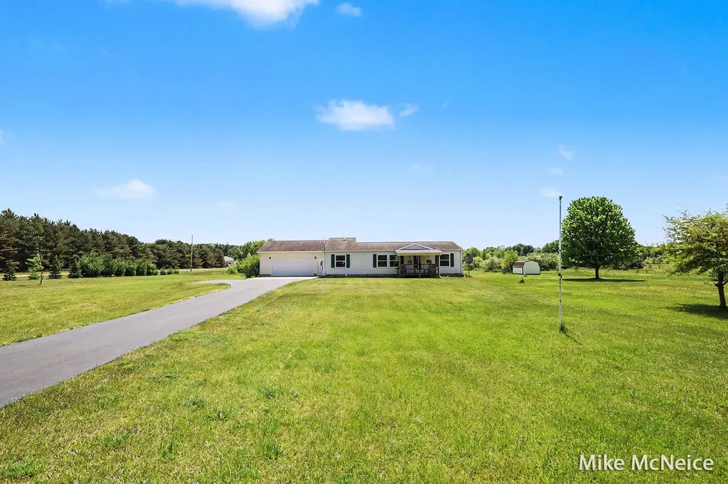 2079 W Mcmillan Road Fruitland Township MI 49445