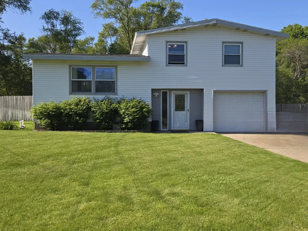 1852 Oak Park Drive Muskegon Charter Township MI 49442