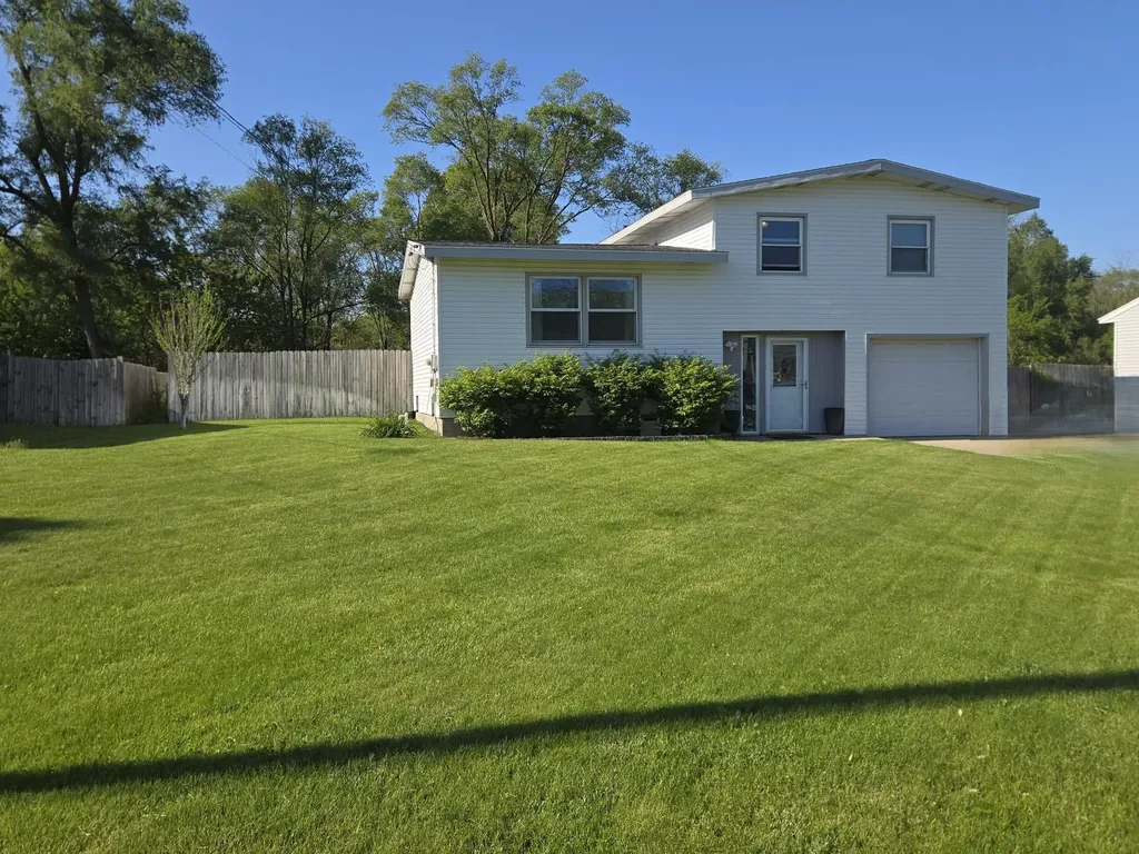 1852 Oak Park Drive Muskegon Charter Township MI 49442