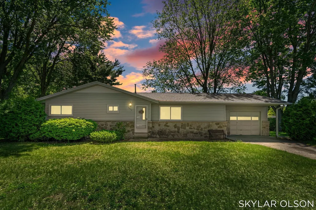 2467 Kimberly Fruitport Charter Township MI 49444