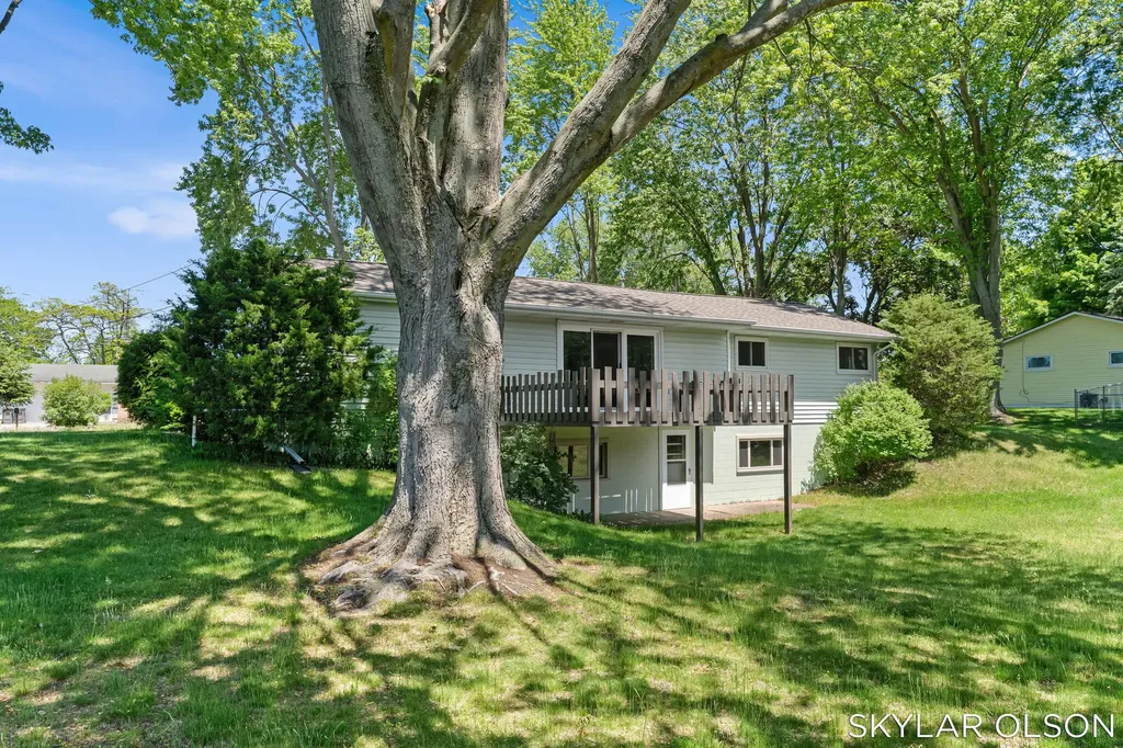 2467 Kimberly Fruitport Charter Township MI 49444