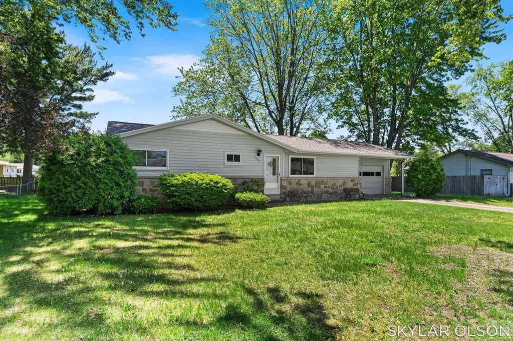 2467 Kimberly Fruitport Charter Township MI 49444