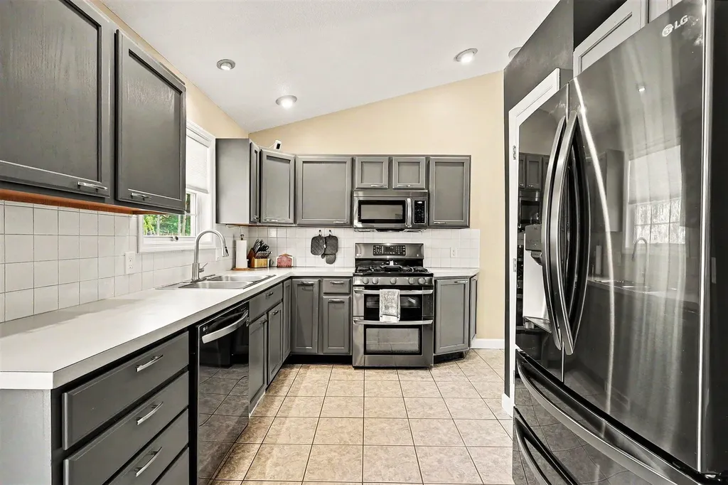 15117 Meadows Drive Grand Haven Charter Township MI 49417