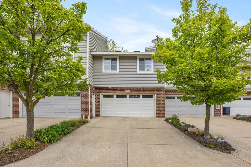 1379 Quarterline Cmns Holland City MI 49423