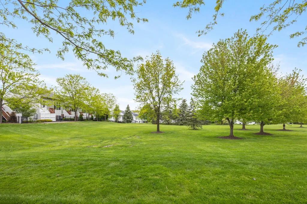 1379 Quarterline Cmns Holland City MI 49423