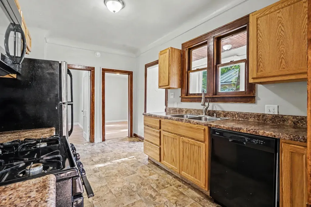 1023 Pulawski Street SW Grand Rapids City MI 49504