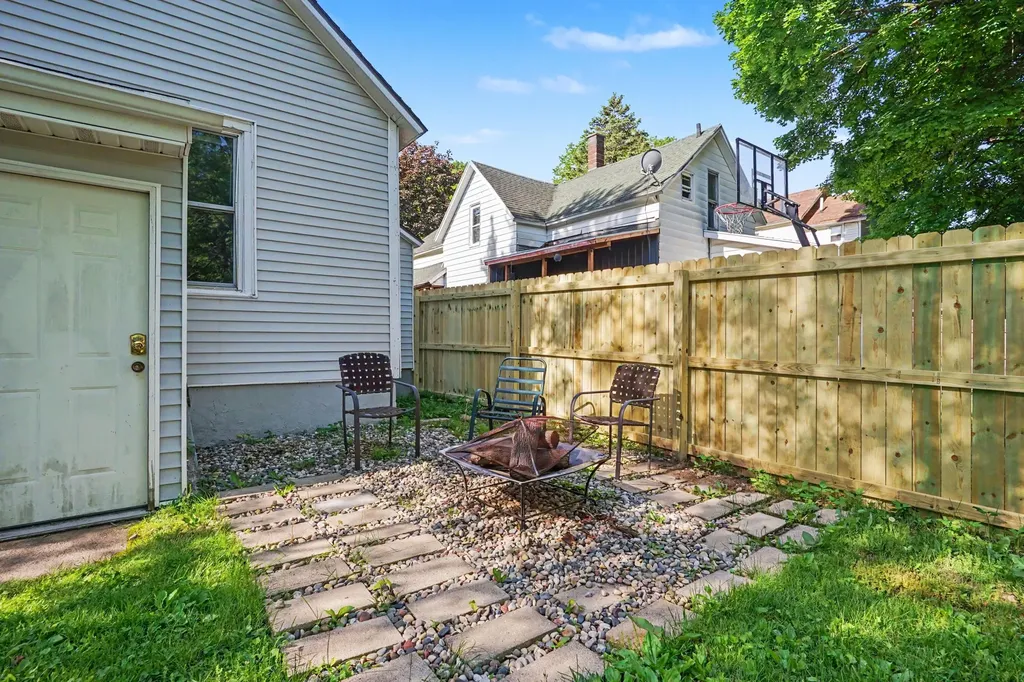 1023 Pulawski Street SW Grand Rapids City MI 49504