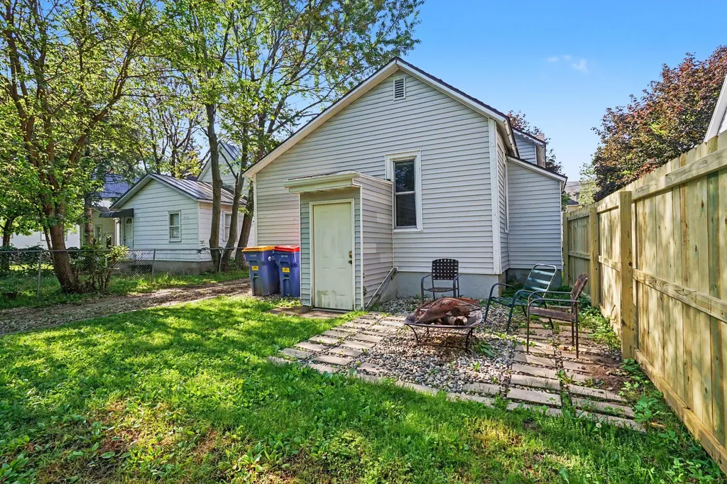 1023 Pulawski Street SW Grand Rapids City MI 49504