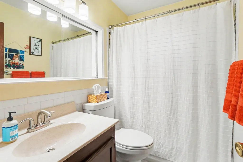 2286 Leif Avenue Norton Shores City MI 49441