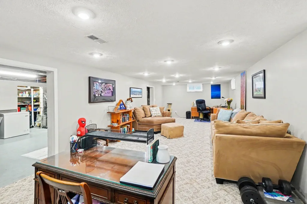 2286 Leif Avenue Norton Shores City MI 49441