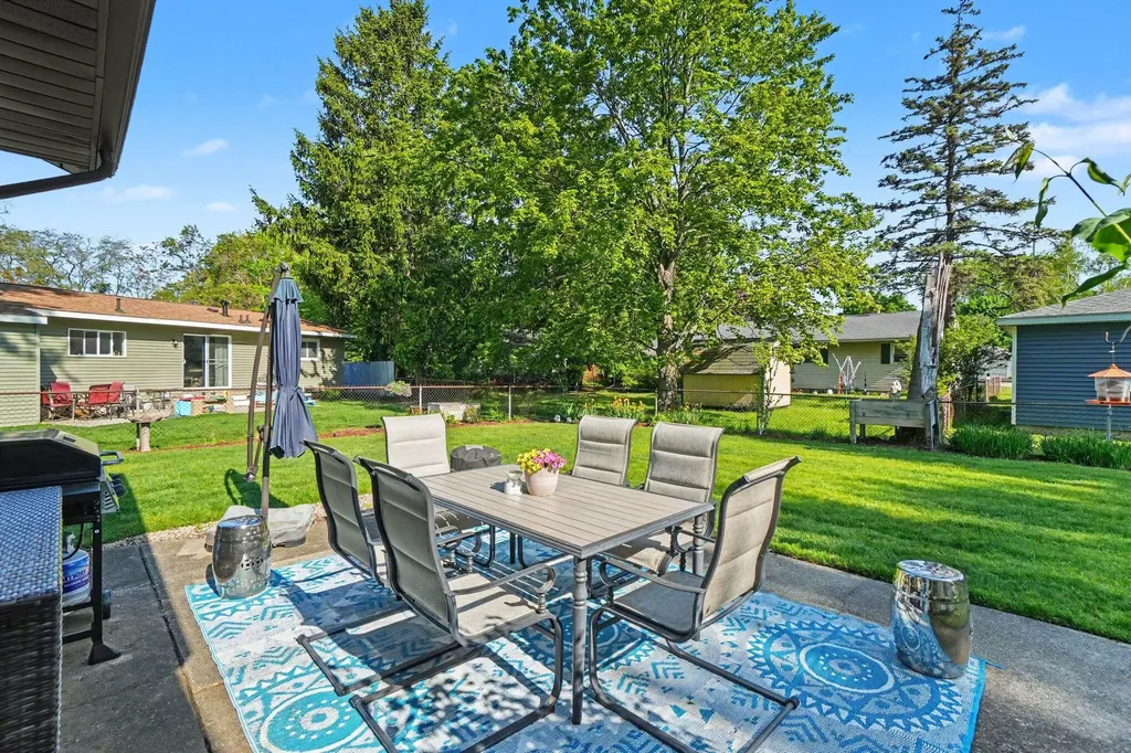 2286 Leif Avenue Norton Shores City MI 49441