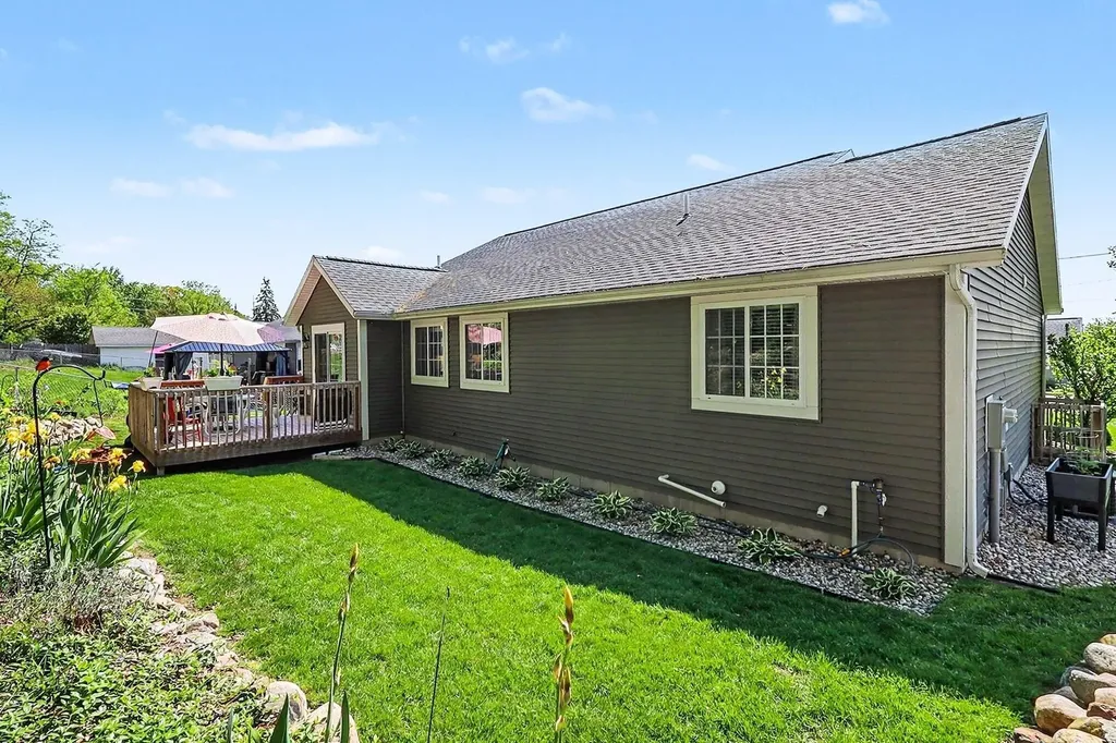 2006 Lake Avenue North Muskegon City MI 49445