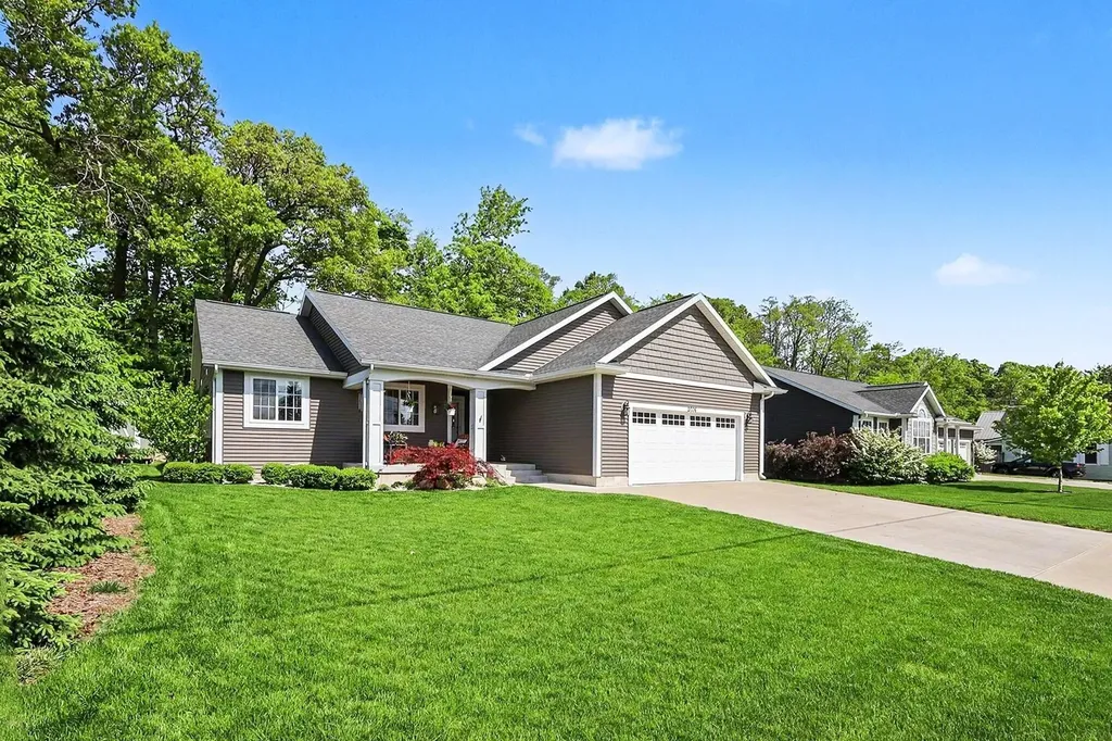 2006 Lake Avenue North Muskegon City MI 49445