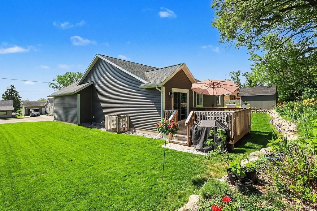 2006 Lake Avenue North Muskegon City MI 49445