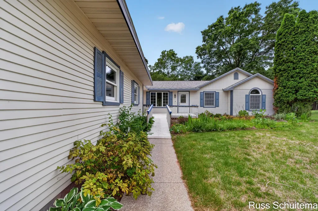 6827 Tranquil Trail Fruitland Township MI 49461