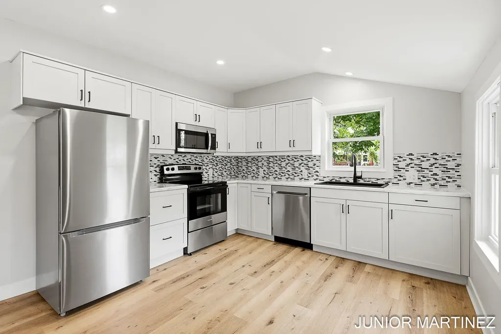204 N Sherwood Avenue Plainwell City MI 49080