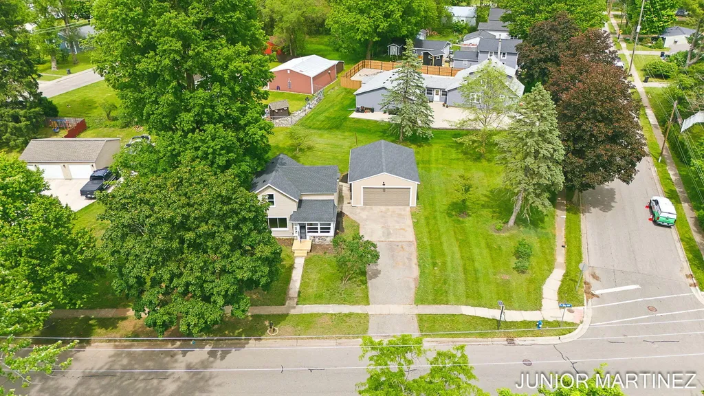 204 N Sherwood Avenue Plainwell City MI 49080