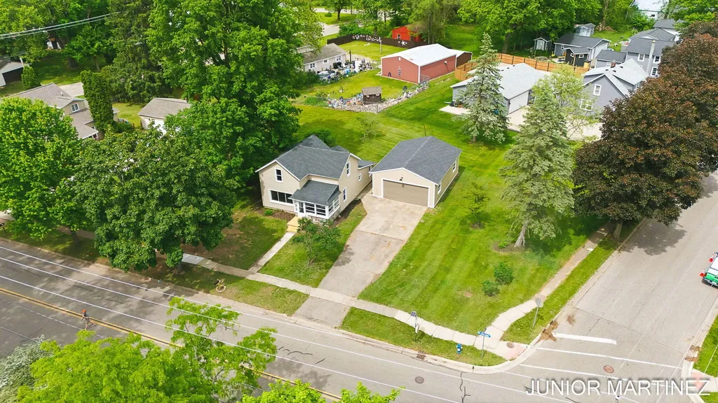 204 N Sherwood Avenue Plainwell City MI 49080