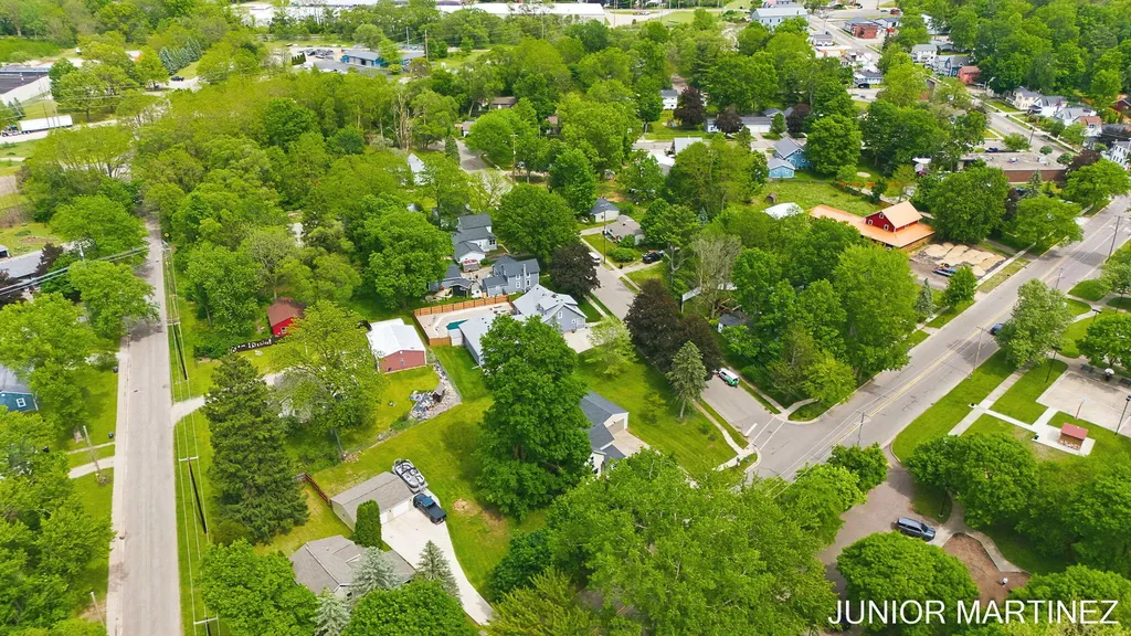 204 N Sherwood Avenue Plainwell City MI 49080