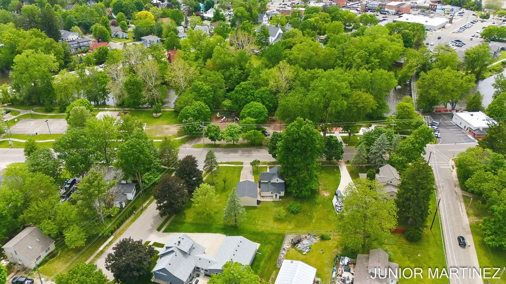 204 N Sherwood Avenue Plainwell City MI 49080