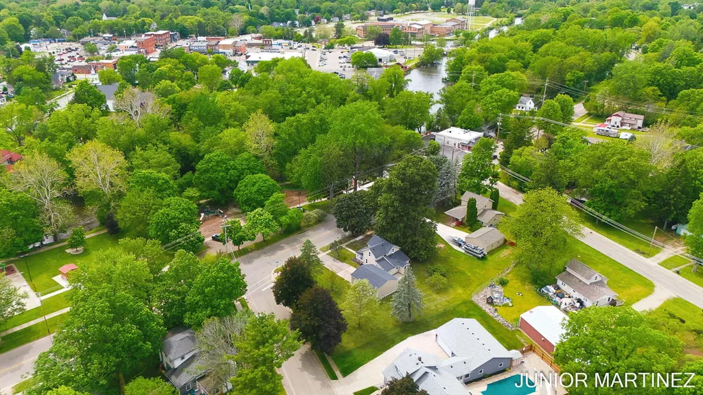 204 N Sherwood Avenue Plainwell City MI 49080