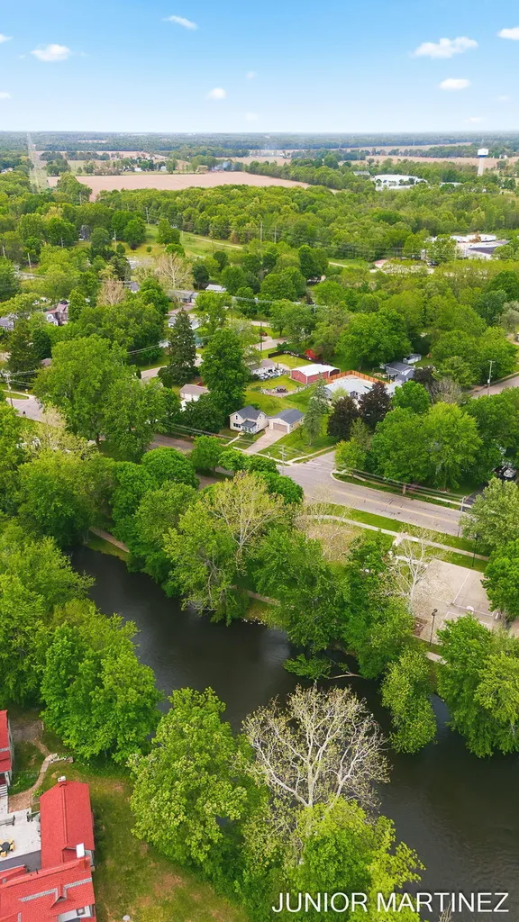 204 N Sherwood Avenue Plainwell City MI 49080