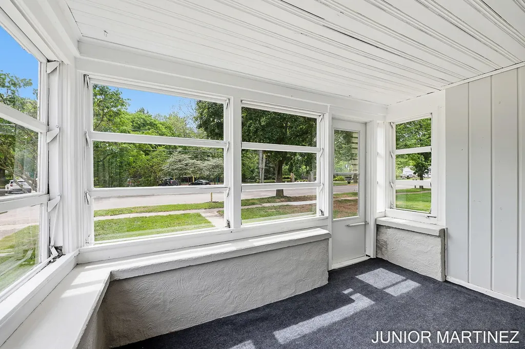 204 N Sherwood Avenue Plainwell City MI 49080