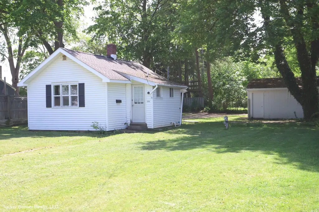 124 W Sheridan Street Fremont City MI 49412