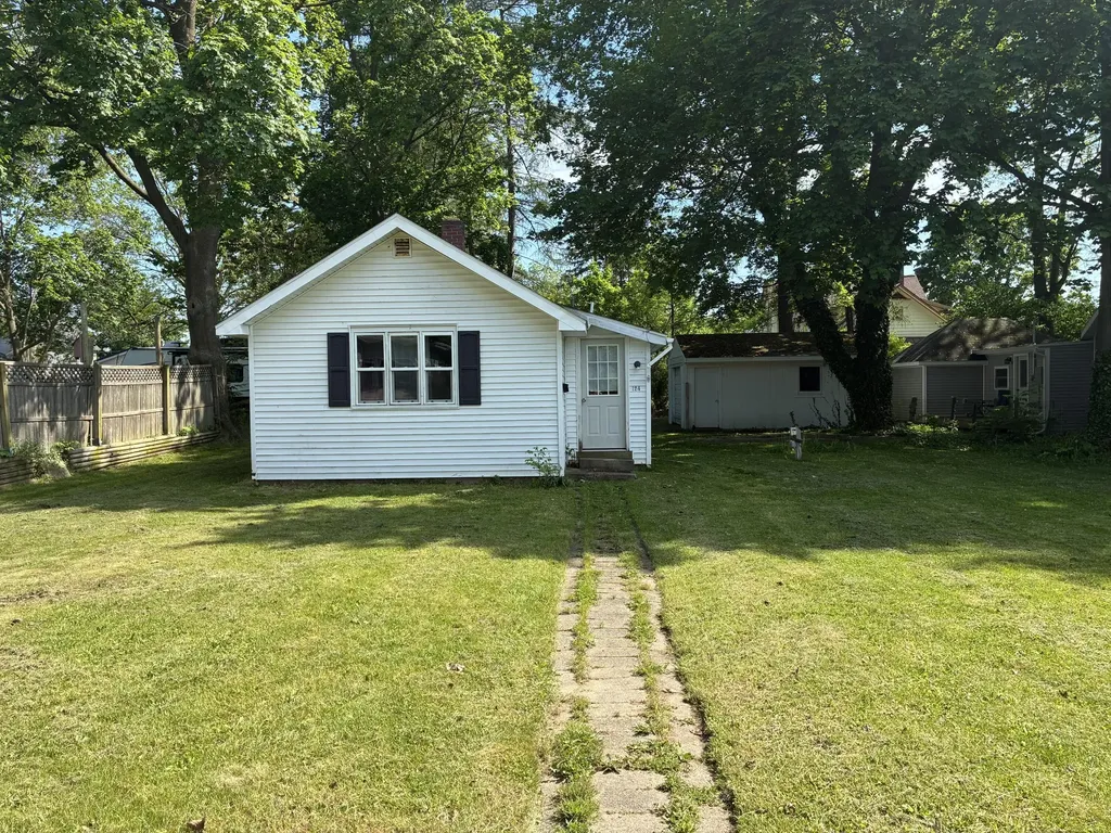 124 W Sheridan Street Fremont City MI 49412