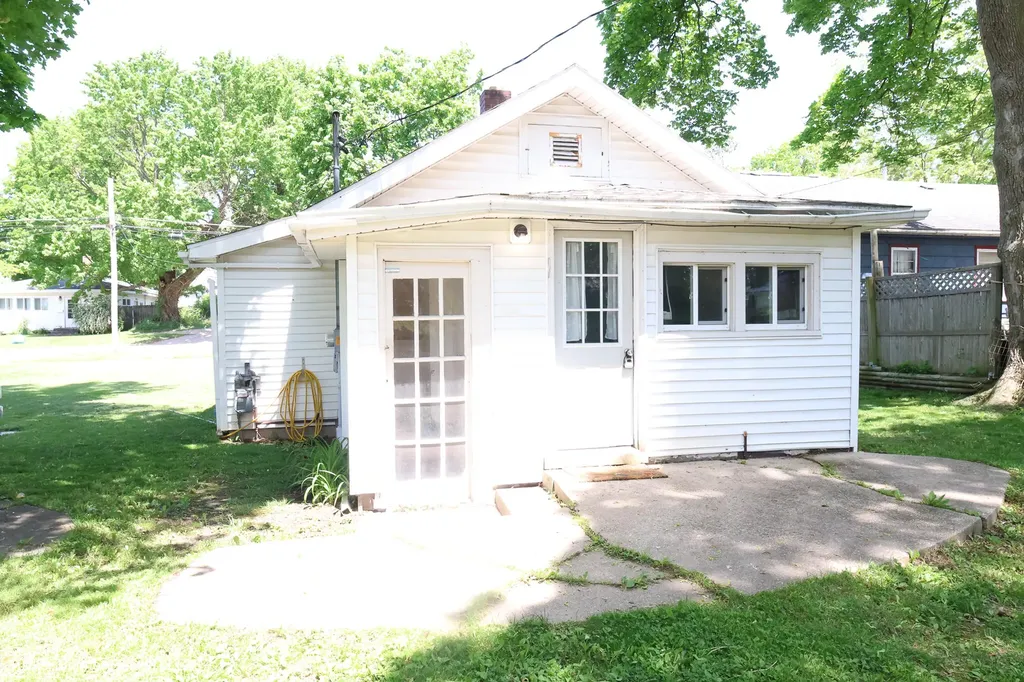 124 W Sheridan Street Fremont City MI 49412