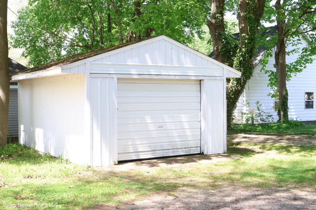 124 W Sheridan Street Fremont City MI 49412
