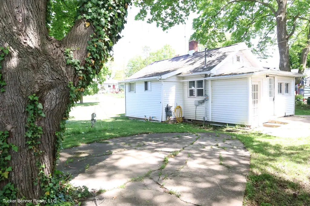 124 W Sheridan Street Fremont City MI 49412