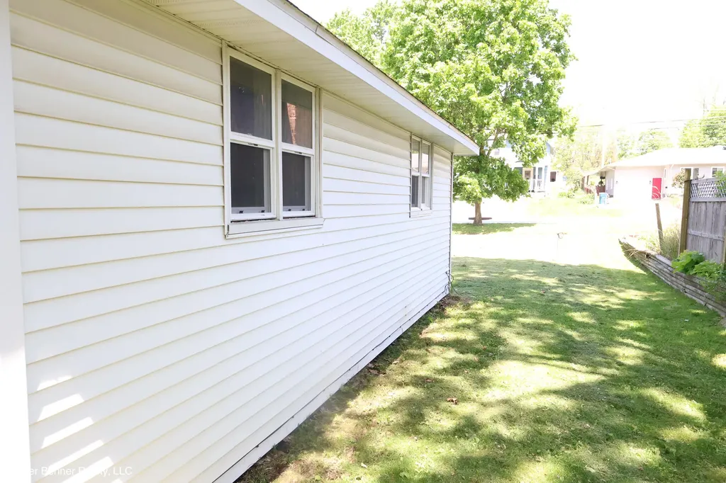 124 W Sheridan Street Fremont City MI 49412