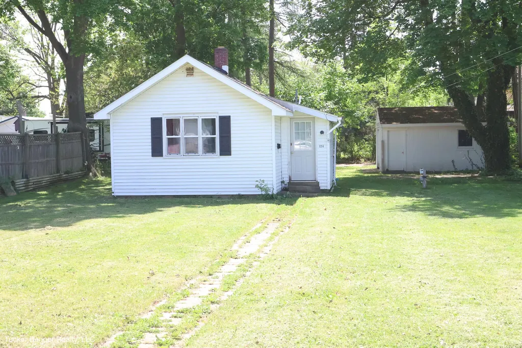 124 W Sheridan Street Fremont City MI 49412