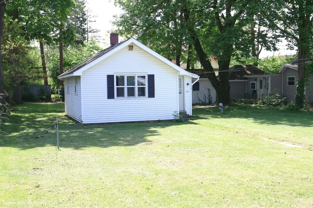 124 W Sheridan Street Fremont City MI 49412