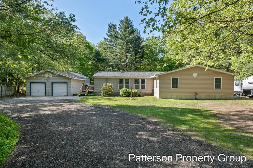 8229 E Apple Avenue Egelston Township MI 49451